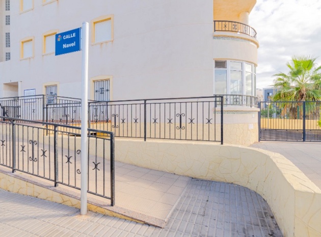 Resale - Apartment - Orihuela Costa - Playa Flamenca