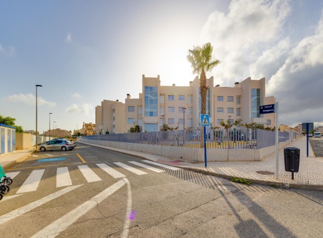 Återförsäljning - Lägenhet - Orihuela Costa - Villamartin