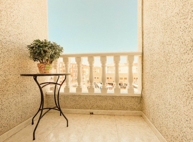 Återförsäljning - Lägenhet - Torrevieja