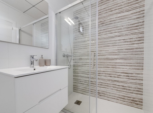 Wiederverkauf - Villa - Orihuela Costa - Villamartin