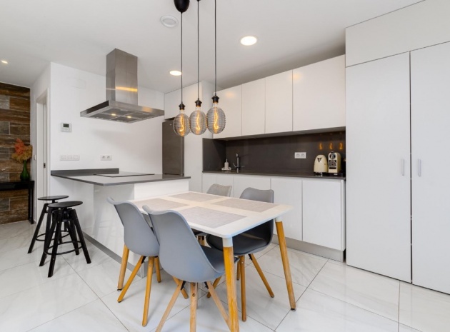 Wiederverkauf - Villa - Orihuela Costa - Villamartin