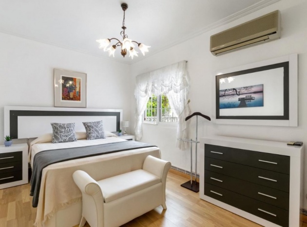 Wiederverkauf - Villa - Orihuela Costa - Playa Flamenca