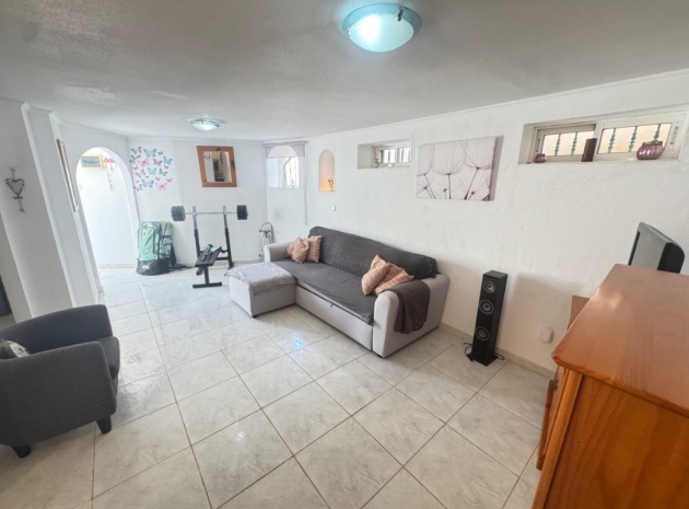 Wiederverkauf - Villa - Orihuela Costa - Villamartin