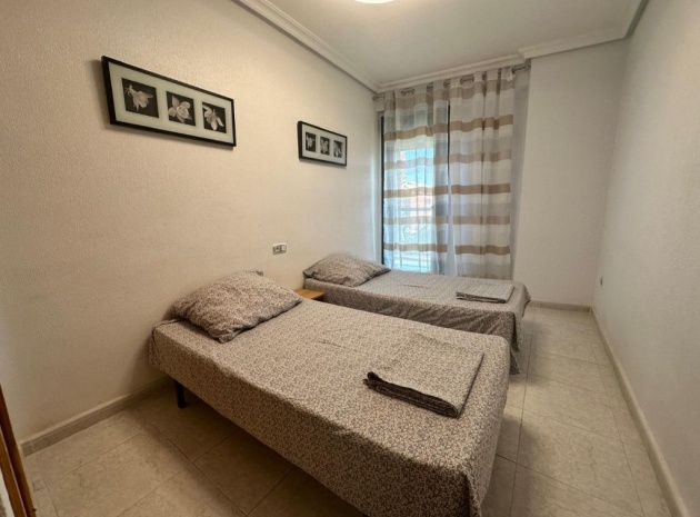 Resale - Apartment - Torrevieja - La Veleta
