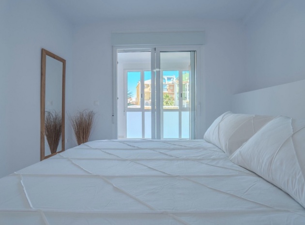 Resale - Apartment - Torrevieja - La Veleta