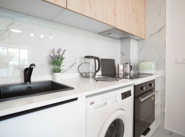 Resale - Apartment - Torrevieja - La Veleta