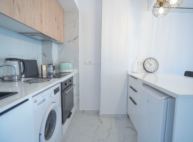 Resale - Apartment - Torrevieja - La Veleta