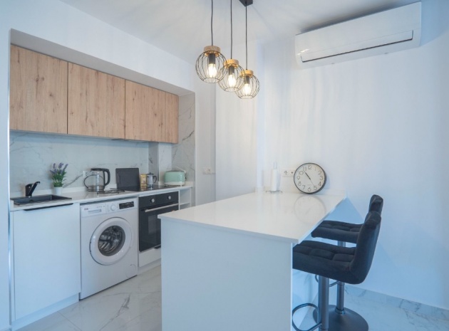 Resale - Apartment - Torrevieja - La Veleta