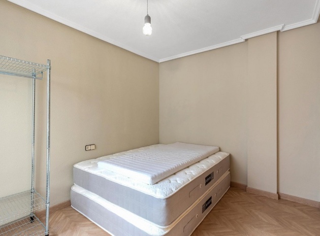 Resale - Apartment - Torrevieja - La Mata