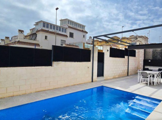 Wederverkoop - Villa - Orihuela Costa - Villamartin