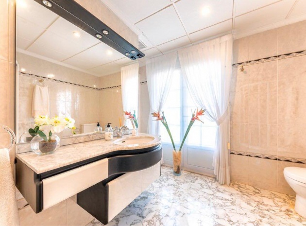 Återförsäljning - Villa - Playa San Juan