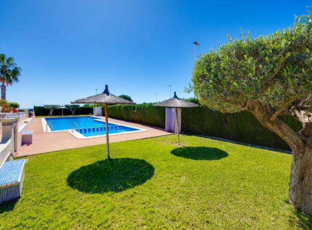 Resale - Villa - Orihuela Costa - La Zenia