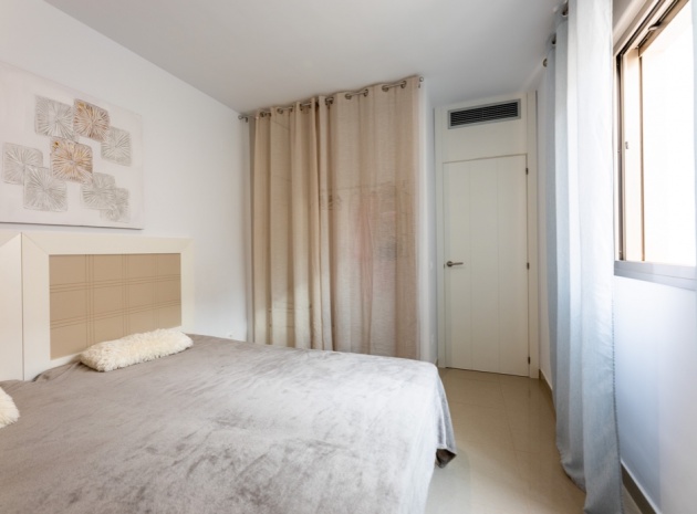 Wederverkoop - Herenhuis - Punta Prima