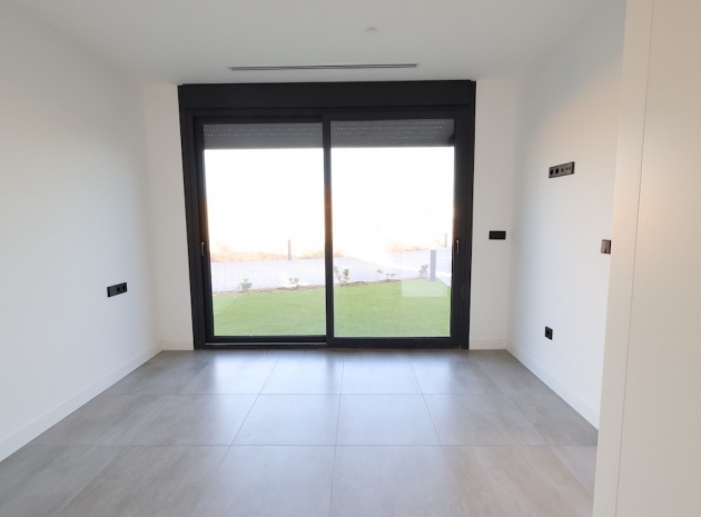 Resale - Villa - Los Alcazares