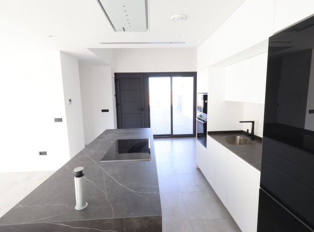 Resale - Villa - Los Alcazares