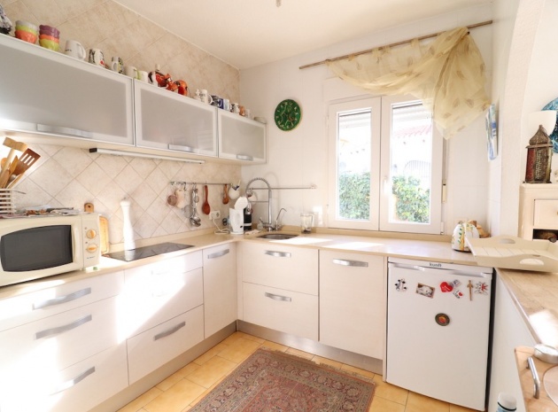 Resale - Villa - La Zenia