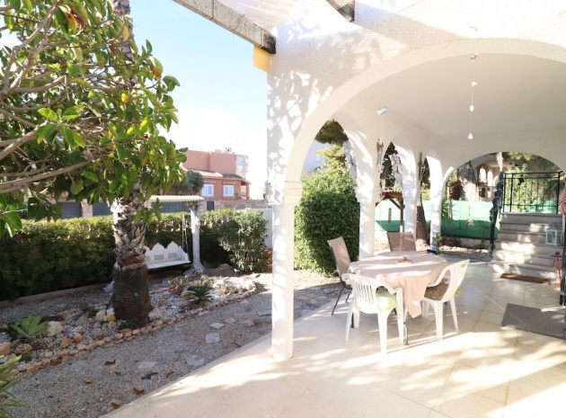 Resale - Villa - La Zenia