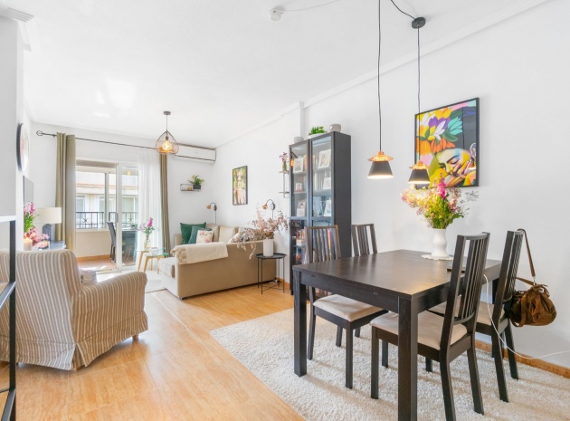 Resale - Apartment - Playa Flamenca - la mirada