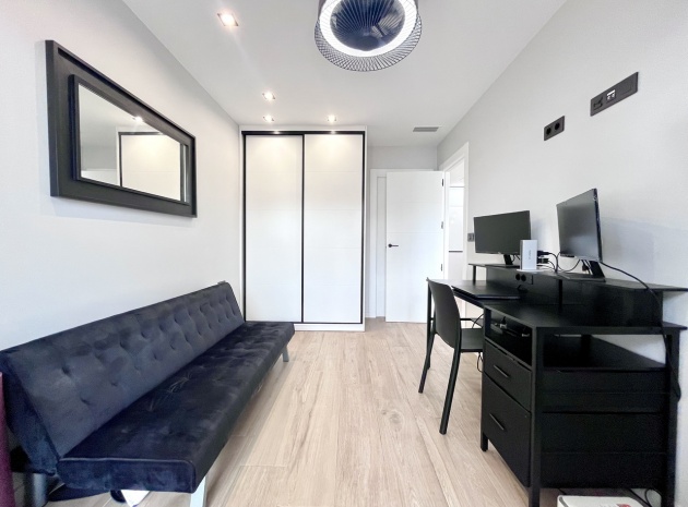 Wederverkoop - Villa - Punta Prima