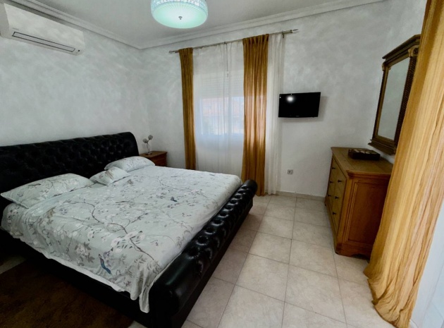 Återförsäljning - Villa - Ciudad Quesada