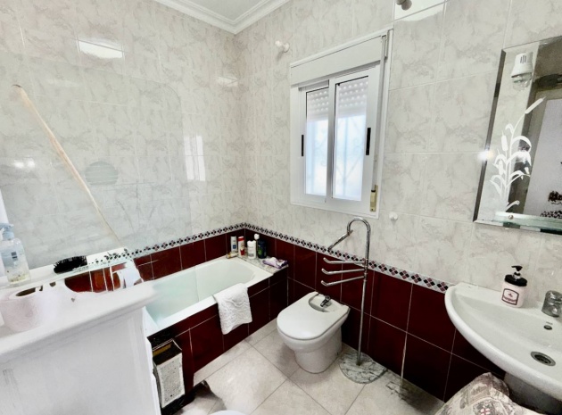 Återförsäljning - Villa - Ciudad Quesada