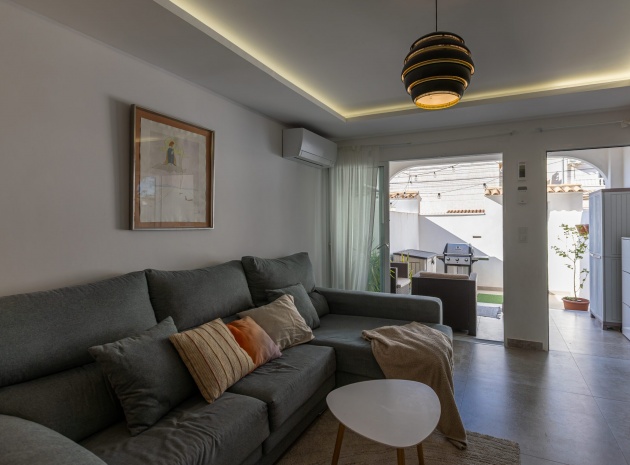 Resale - Townhouse - Torrevieja - Aguas Nuevas