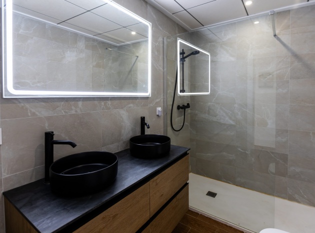 Resale - Townhouse - Torrevieja - Aguas Nuevas