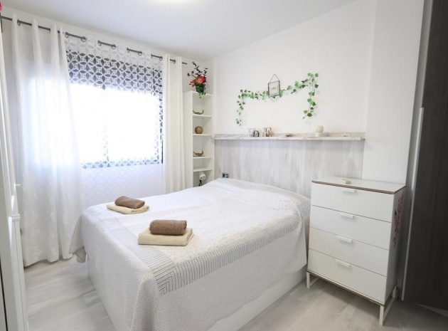 Resale - Bungalow - Orihuela Costa - La Zenia