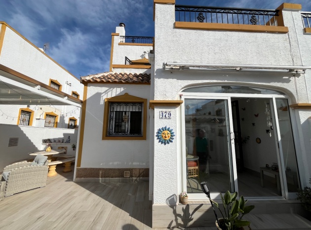 Resale - Villa - Los Montesinos - entre naranjos