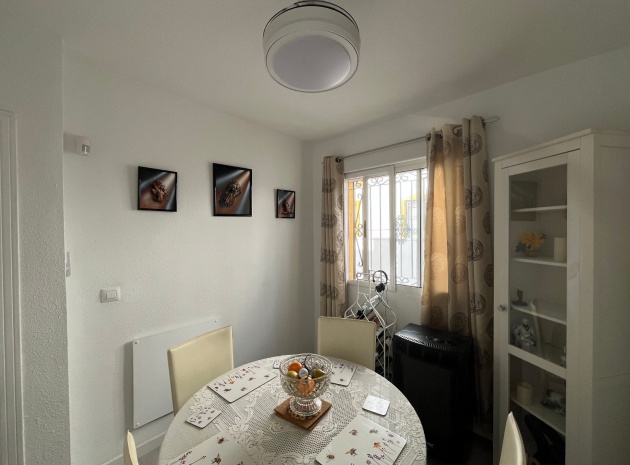 Resale - Villa - Los Montesinos - entre naranjos