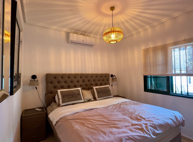 Wiederverkauf - Villa - Villamartin - Los Dolses