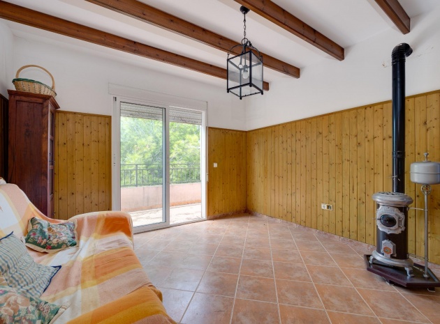 Resale - Villa - San Miguel de Salinas - las comunicaciones