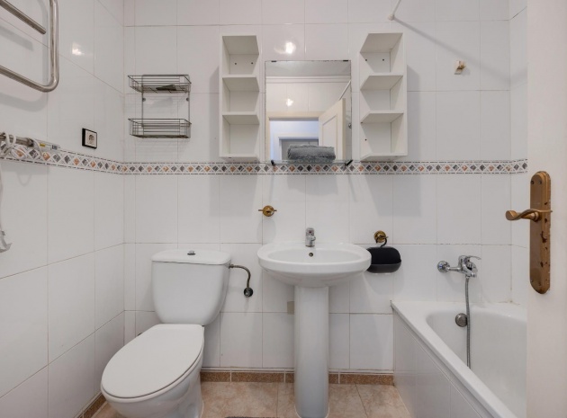 Resale - Apartment - Torrevieja - Carrefour