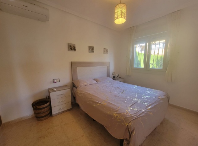 Wederverkoop - Bungalow - Los Montesinos - La Herrada