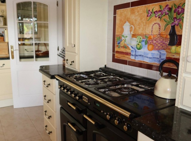 Resale - Villa - Orihuela