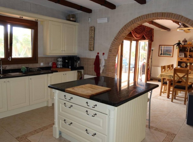 Resale - Villa - Orihuela