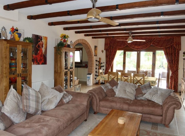 Resale - Villa - Orihuela