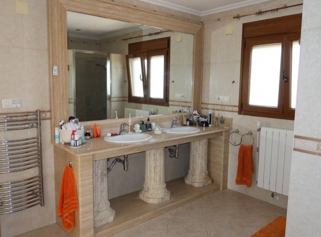 Resale - Villa - Orihuela