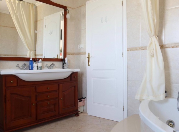 Resale - Villa - Orihuela