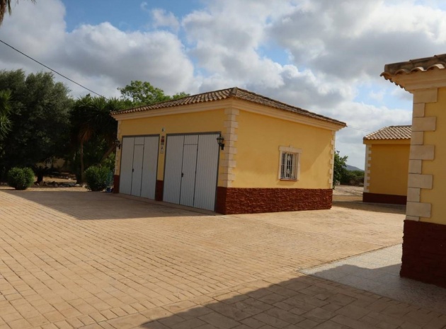 Resale - Villa - Orihuela