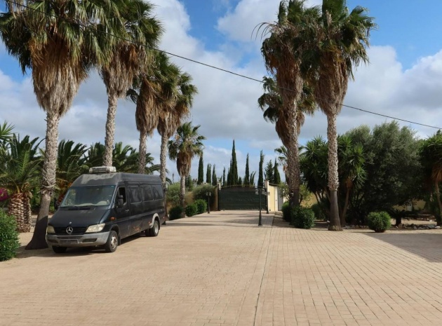 Resale - Villa - Orihuela