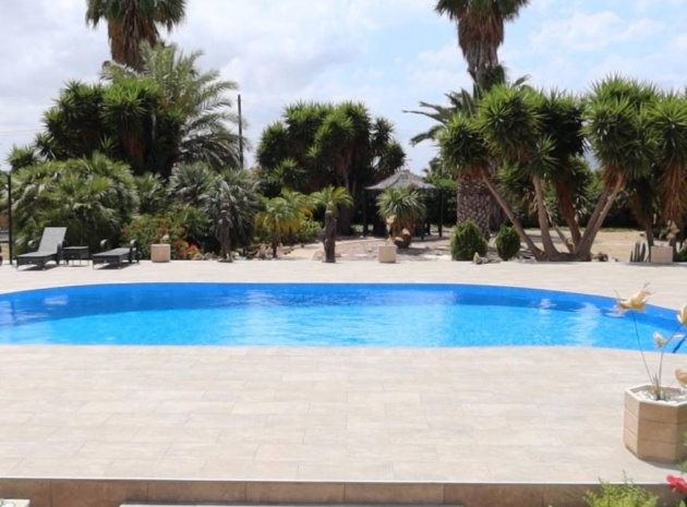Resale - Villa - Orihuela