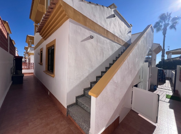 Resale - Villa - Los Montesinos - Entre Naranjos