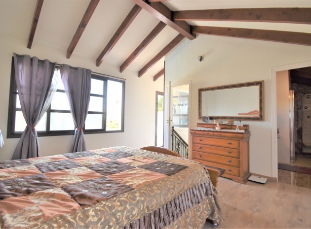 Resale - Villa - Villamartin - Los Dolses