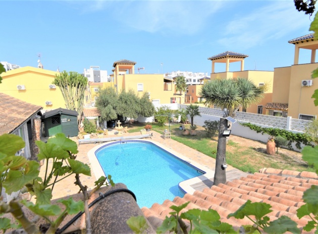 Resale - Villa - Villamartin - Los Dolses