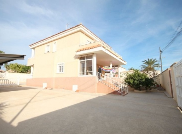 Revente - Villa - Torrevieja - Aguas Nuevas