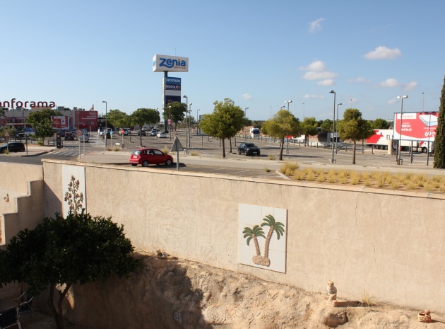 Återförsäljning - Villa - La Zenia