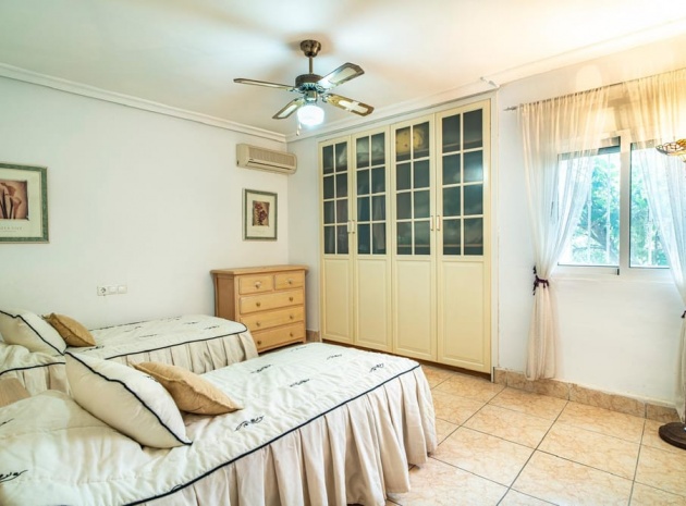 Wiederverkauf - Villa - Villamartin