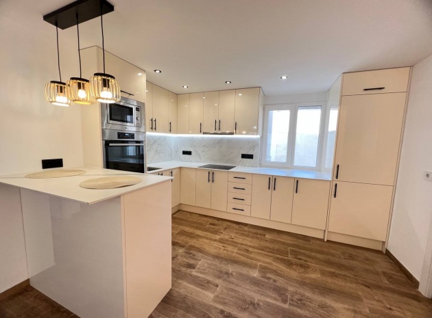 Wederverkoop - Appartement - Torrevieja - Beachside Torrevieja