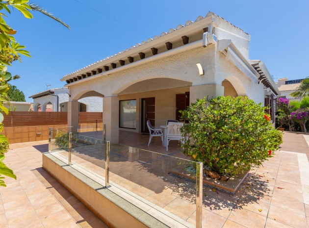 Wederverkoop - Villa - Punta Prima - beachside punta prima